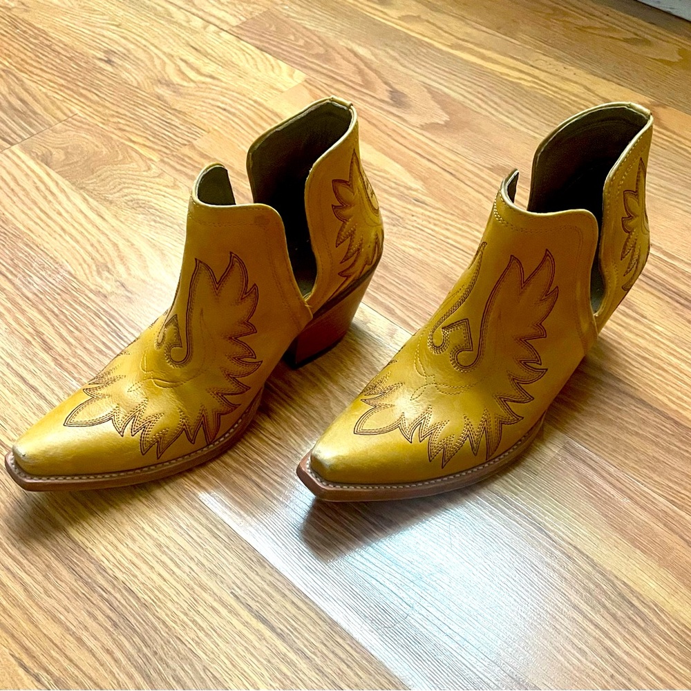 Women’s Ariat Dixon Booties